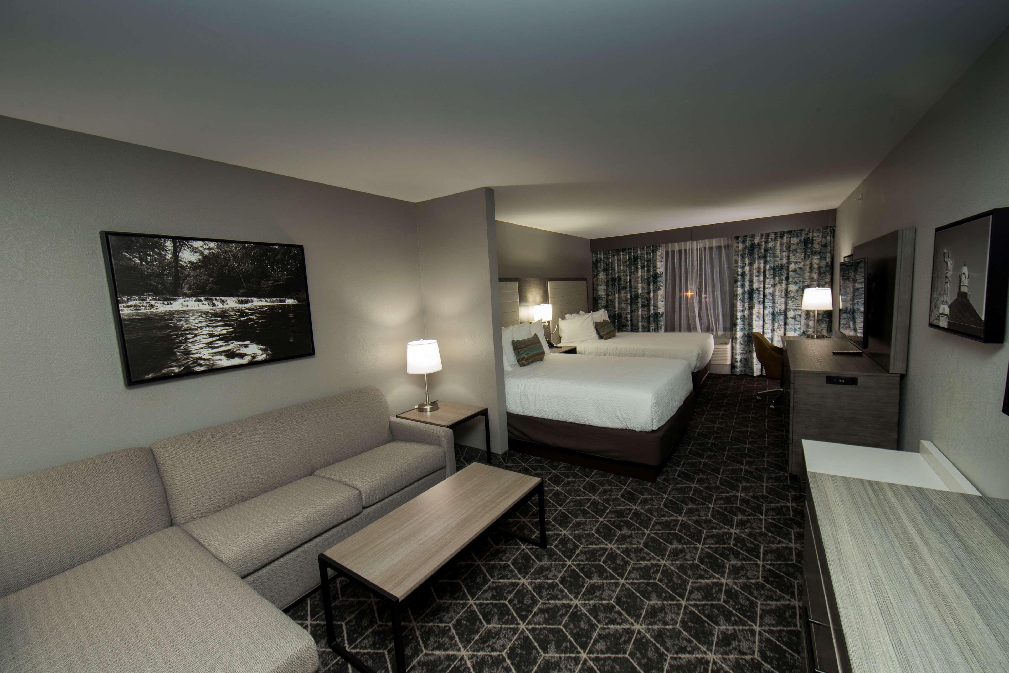 Best Western Plus Lawrenceburg Exterior photo