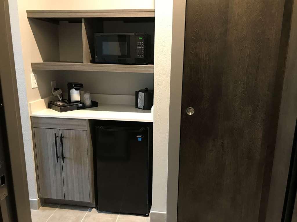 Best Western Plus Lawrenceburg Room photo